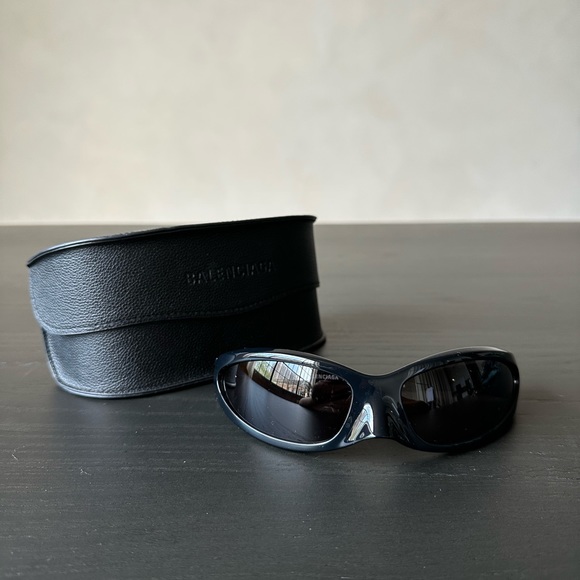 Balenciaga Skin Cat Sunglasses Black - Picture 7 of 7